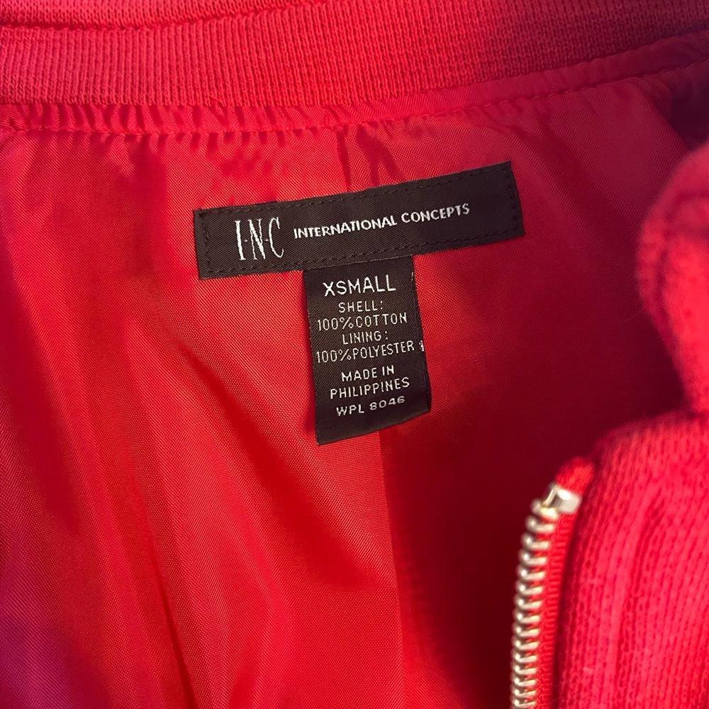 Red coat - Picture 3 of 6